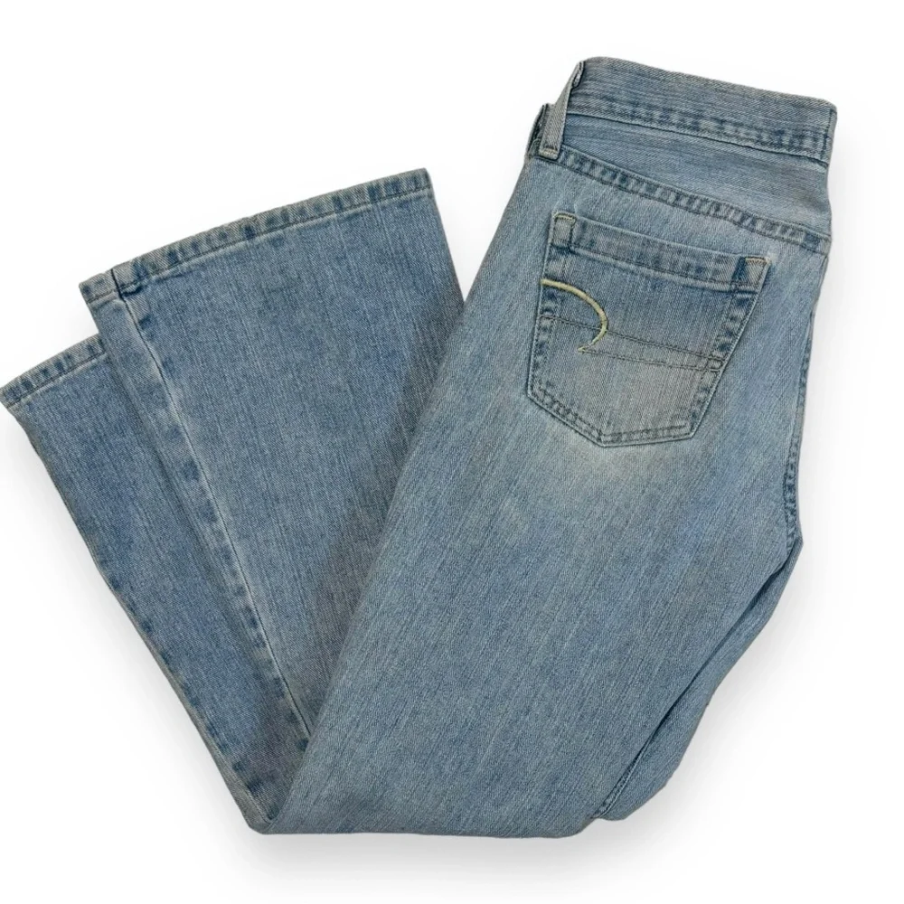 AMERICAN EAGLE 90s Hipster Flare Light Wash Jeans - Picture 7 of 7